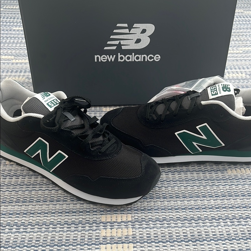 New Balance Black and Green Sneakers
